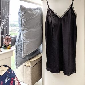 Victoria's Secret Black Slip (Size L)